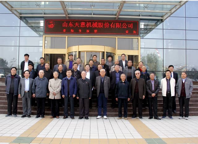 兗州區(qū)人大、政協(xié)領(lǐng)導(dǎo)蒞臨天意機(jī)械參觀考察