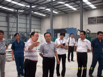 2012.7.12日李國忠教授到我公司參觀考察、指導工作